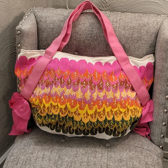 Juicy Couture  Beach/Weekend/Gym Canvas Bag - Picture 2 of 5